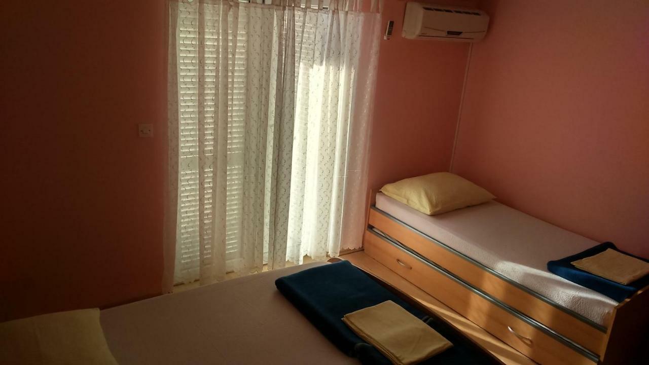 Apartman Lea Tučepi Buitenkant foto